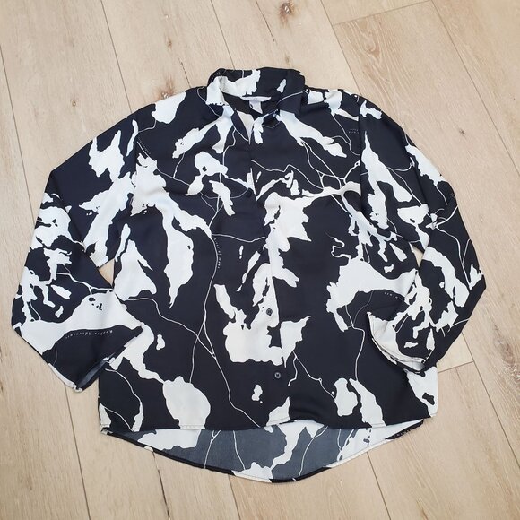 H&M Womens Blouse Size Medium Black Ivory Map Print Relaxed Oversize Boho Top - Picture 1 of 15